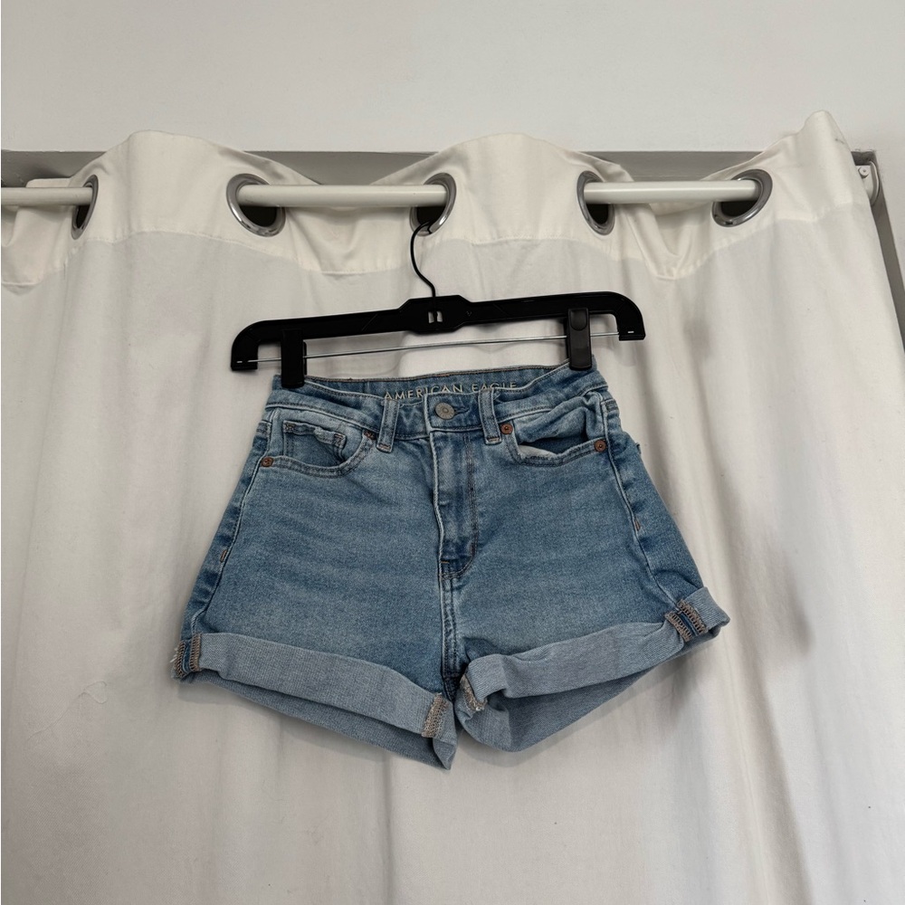 American Eagle Outfitters Light Blue Jean Shorts size 000